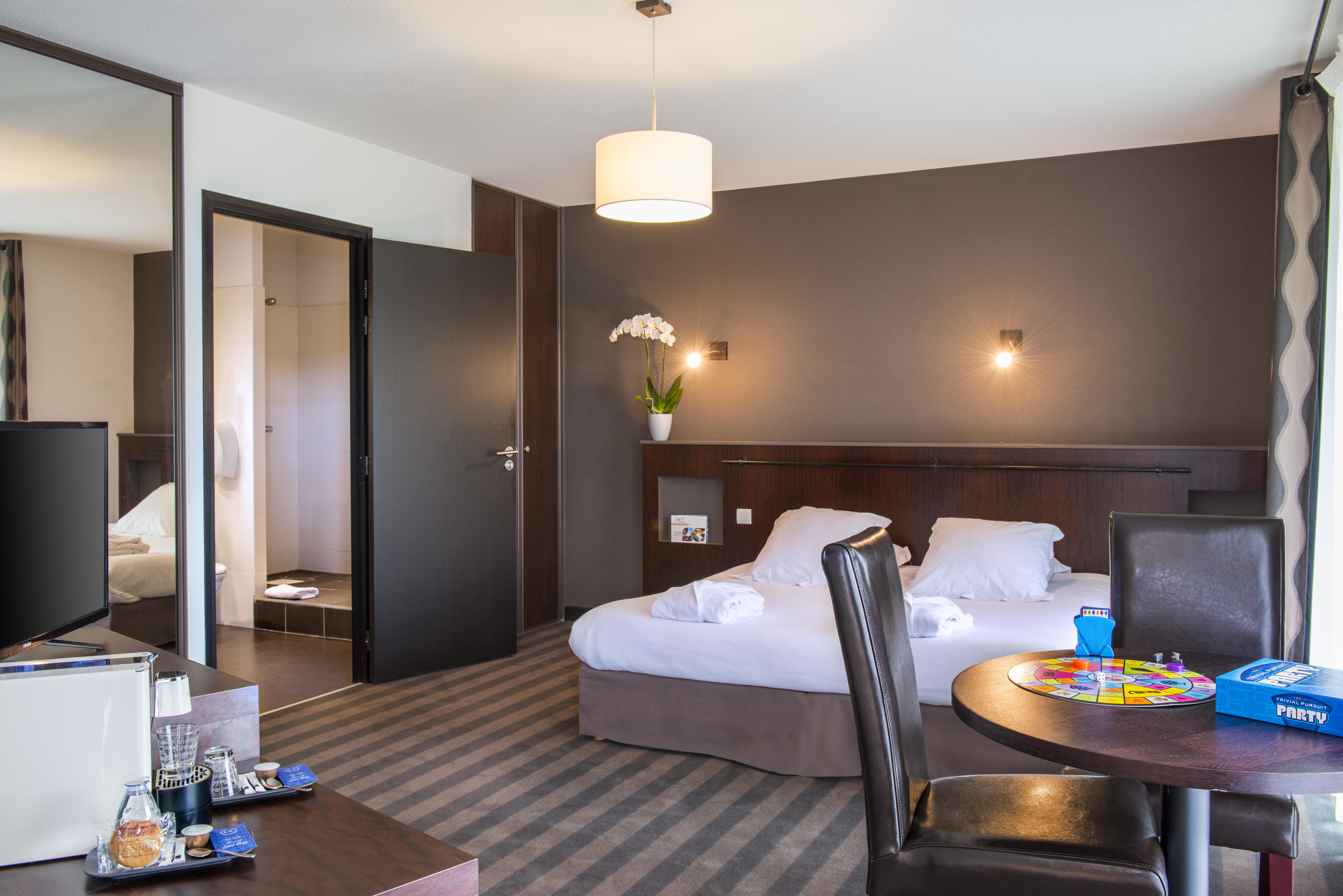 Domaine De Cice-Blossac, Resort Spa & Golf Bruz Bagian luar foto