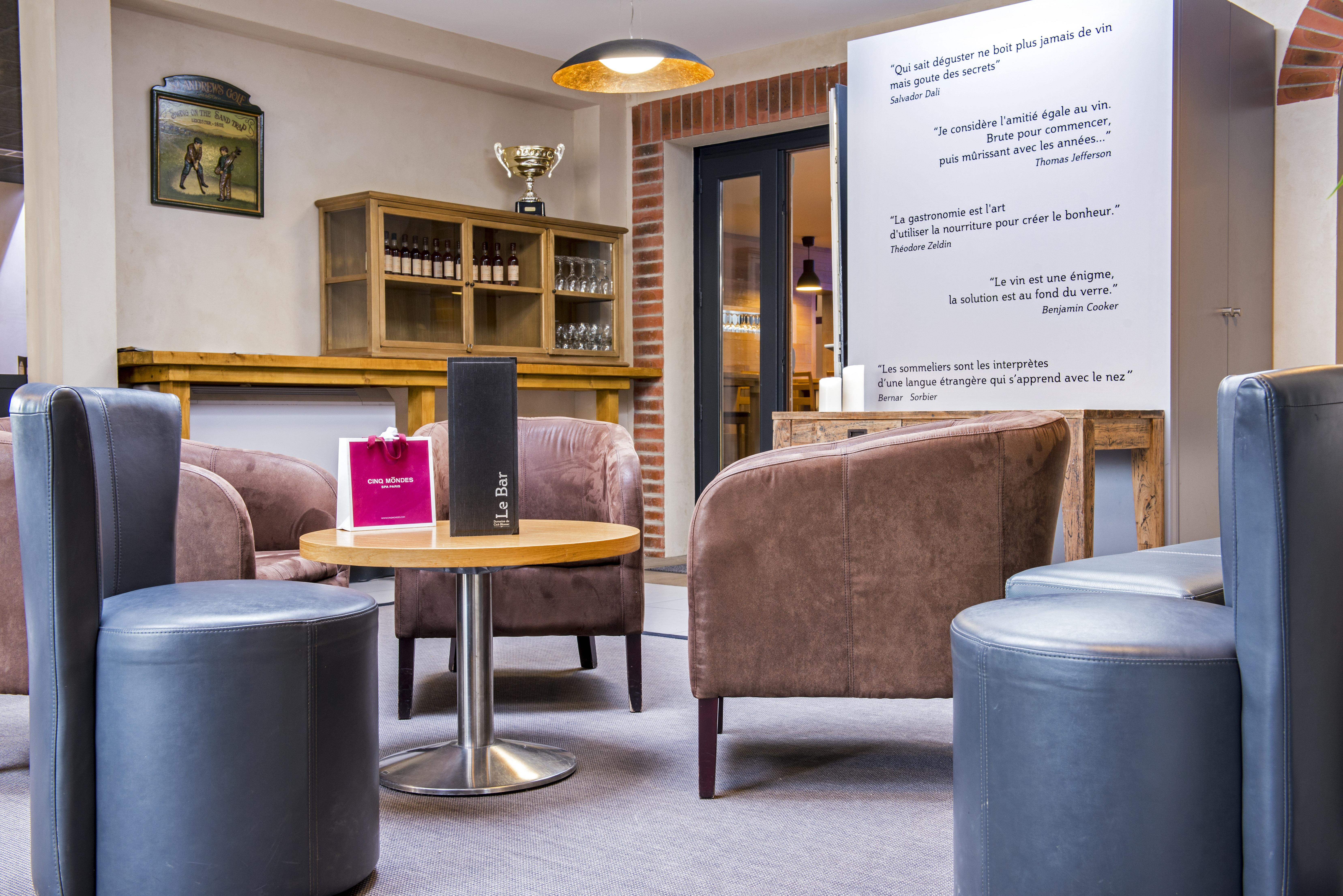 Domaine De Cice-Blossac, Resort Spa & Golf Bruz Bagian luar foto