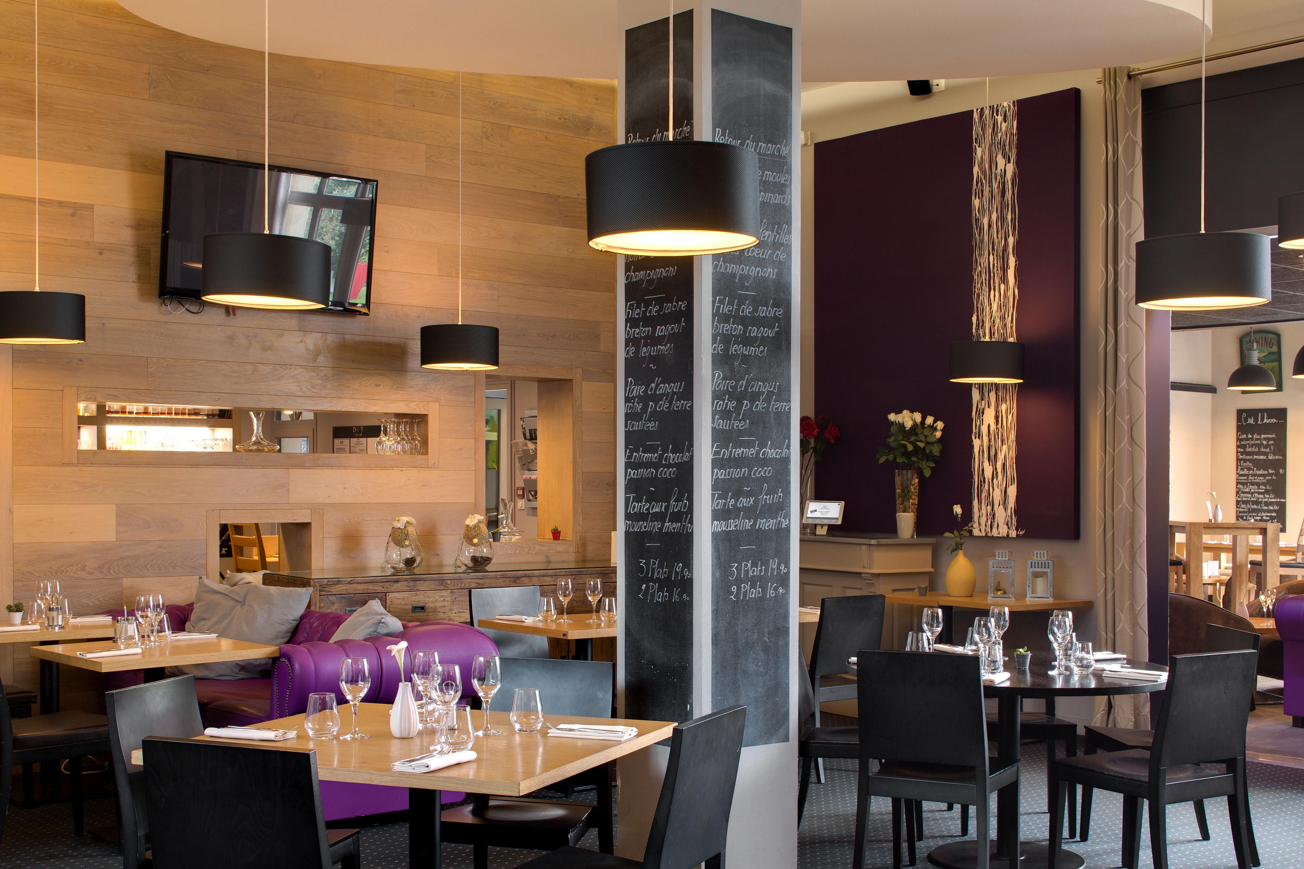 Domaine De Cice-Blossac, Resort Spa & Golf Bruz Bagian luar foto