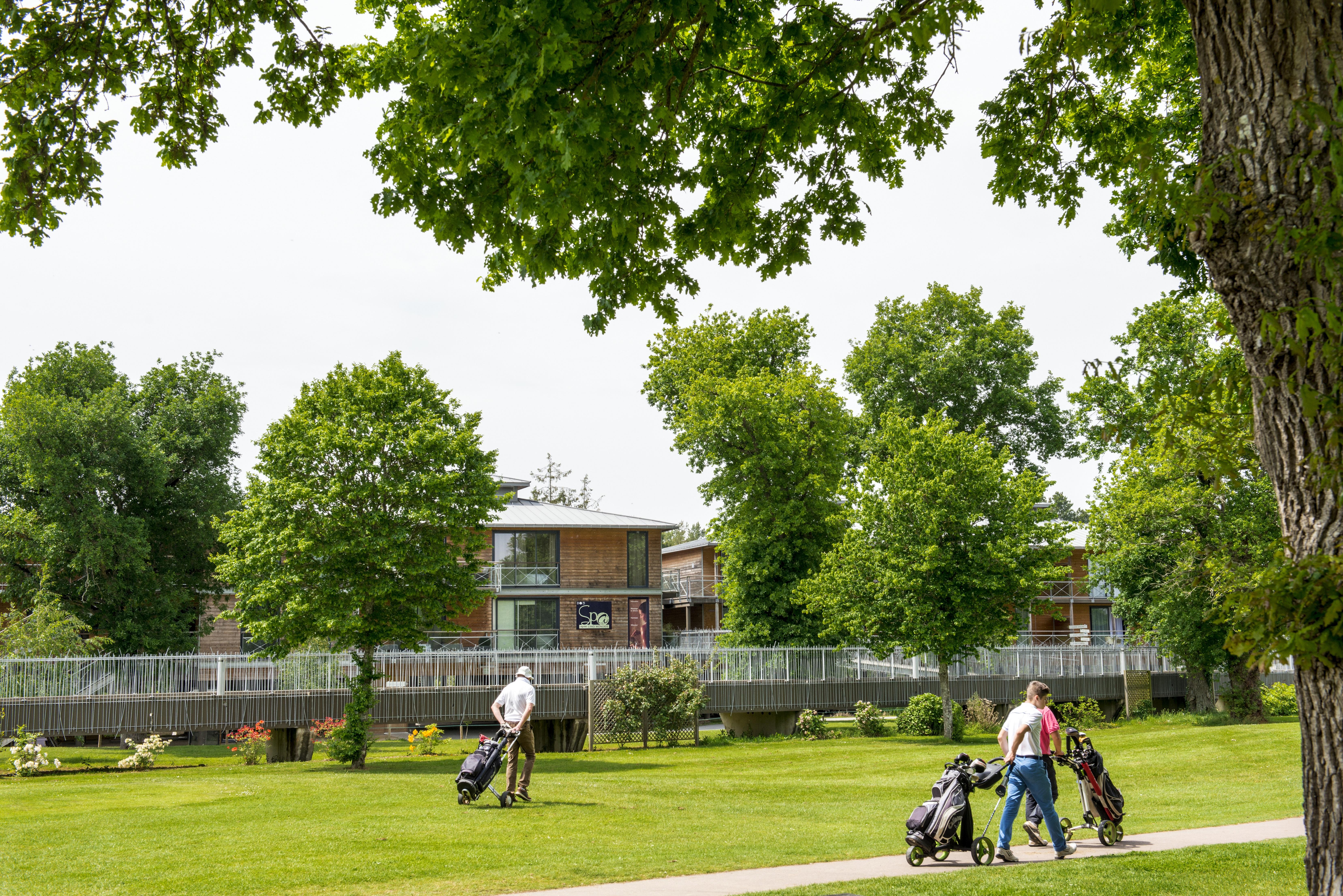 Domaine De Cice-Blossac, Resort Spa & Golf Bruz Bagian luar foto