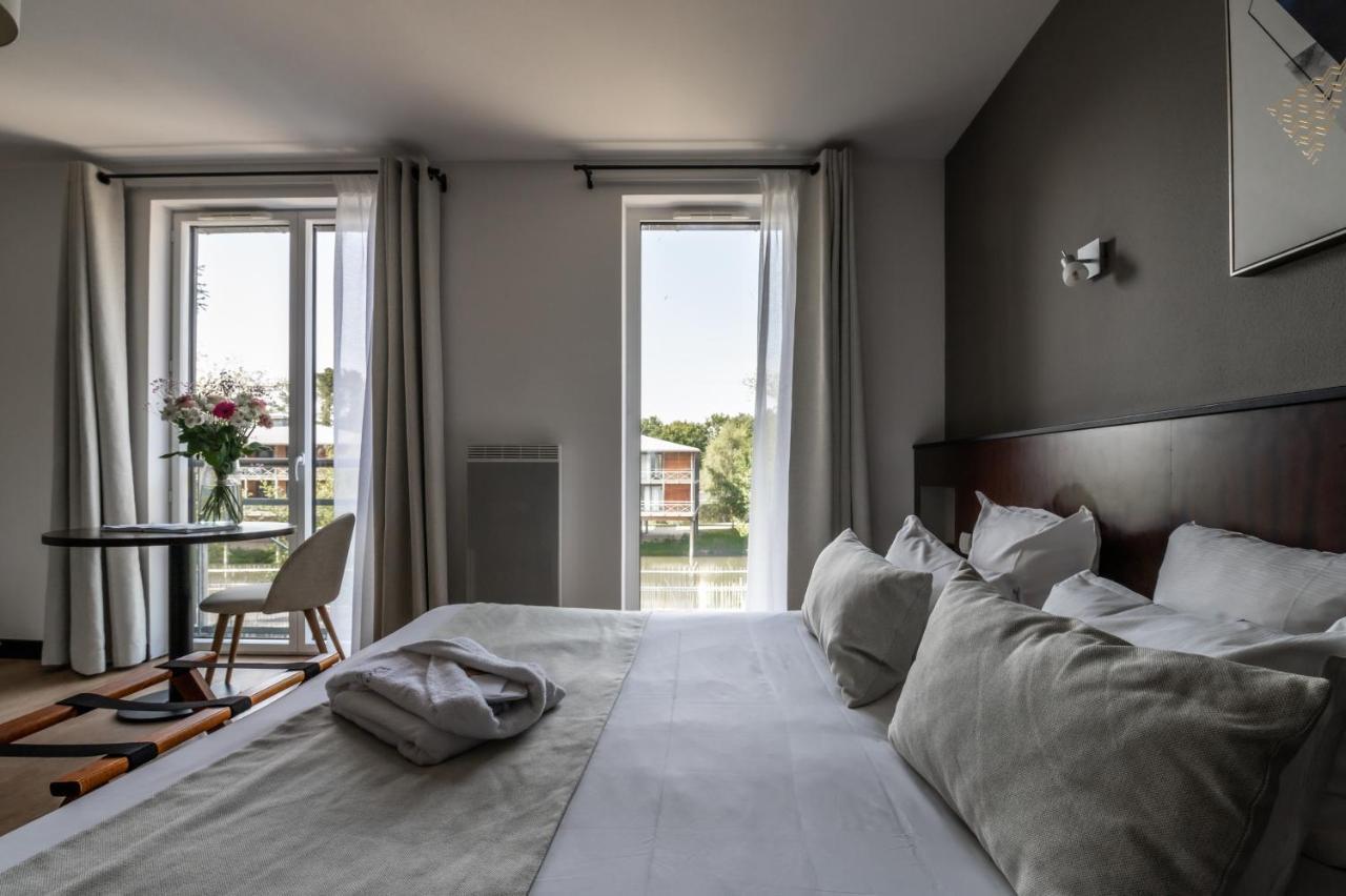 Domaine De Cice-Blossac, Resort Spa & Golf Bruz Bagian luar foto