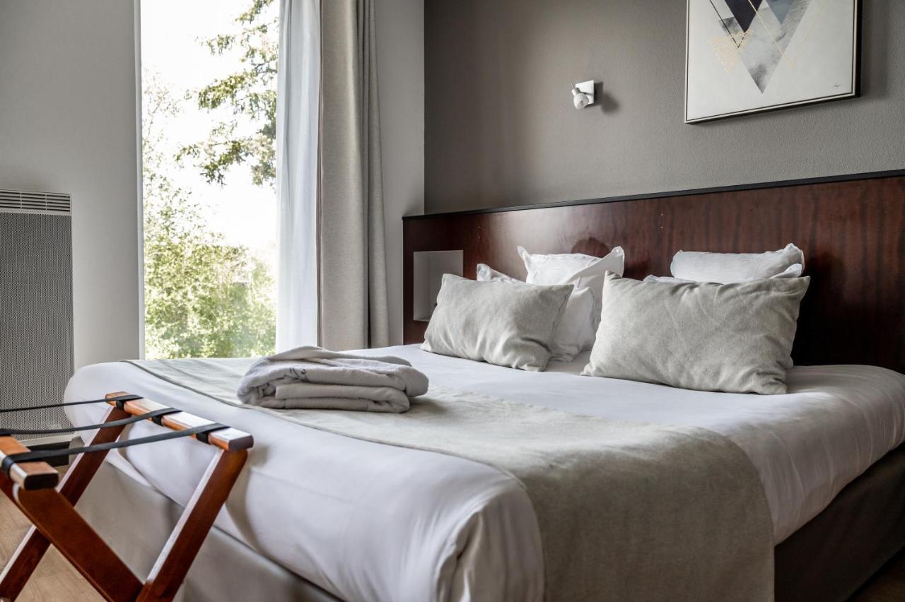 Domaine De Cice-Blossac, Resort Spa & Golf Bruz Bagian luar foto