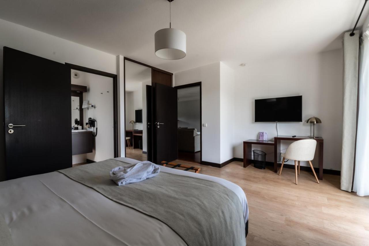 Domaine De Cice-Blossac, Resort Spa & Golf Bruz Bagian luar foto