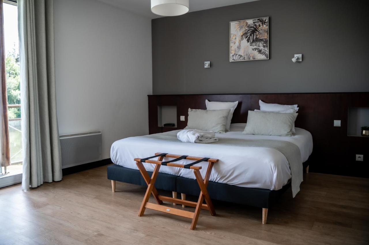 Domaine De Cice-Blossac, Resort Spa & Golf Bruz Bagian luar foto