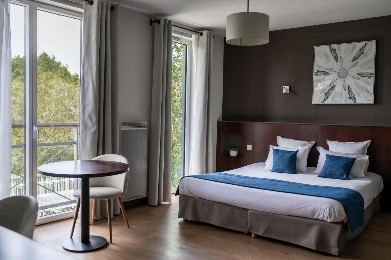 Domaine De Cice-Blossac, Resort Spa & Golf Bruz Bagian luar foto