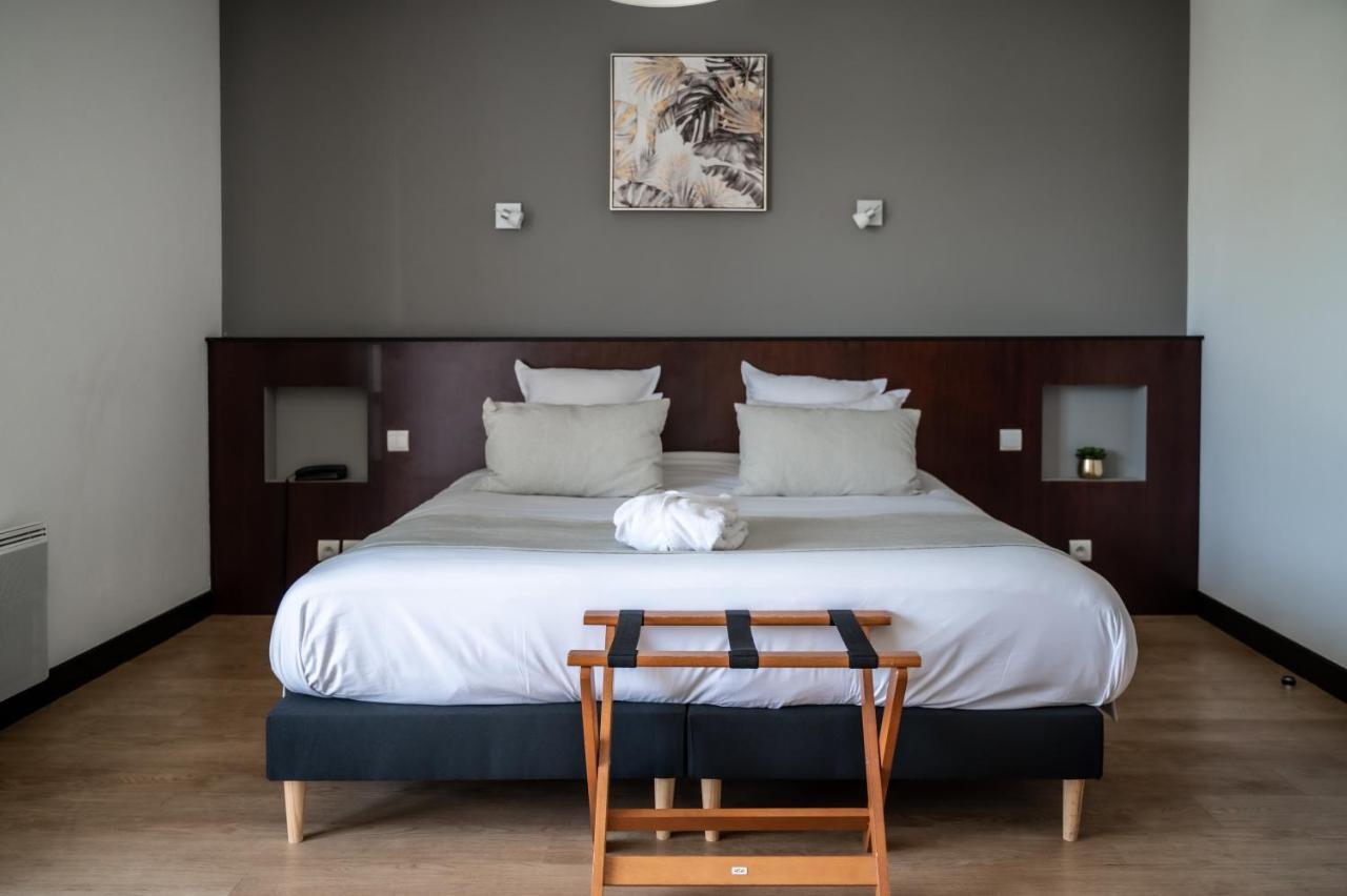 Domaine De Cice-Blossac, Resort Spa & Golf Bruz Bagian luar foto