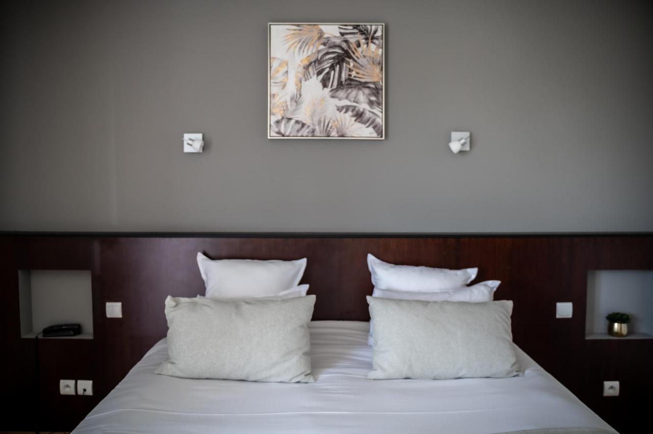 Domaine De Cice-Blossac, Resort Spa & Golf Bruz Bagian luar foto