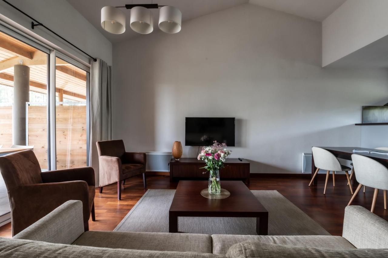 Domaine De Cice-Blossac, Resort Spa & Golf Bruz Bagian luar foto